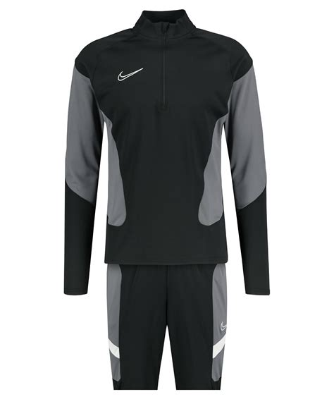 nike trainingsanzug herren kaufen auf rechnung